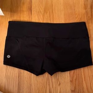 LULU LEMON BOOTY SHORTS